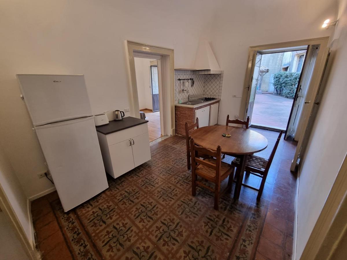 Palazzo Mannino Apartments Catania Bagian luar foto