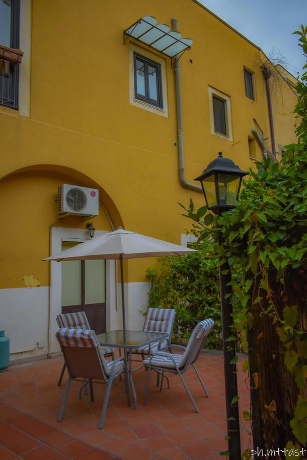 Palazzo Mannino Apartments Catania Bagian luar foto
